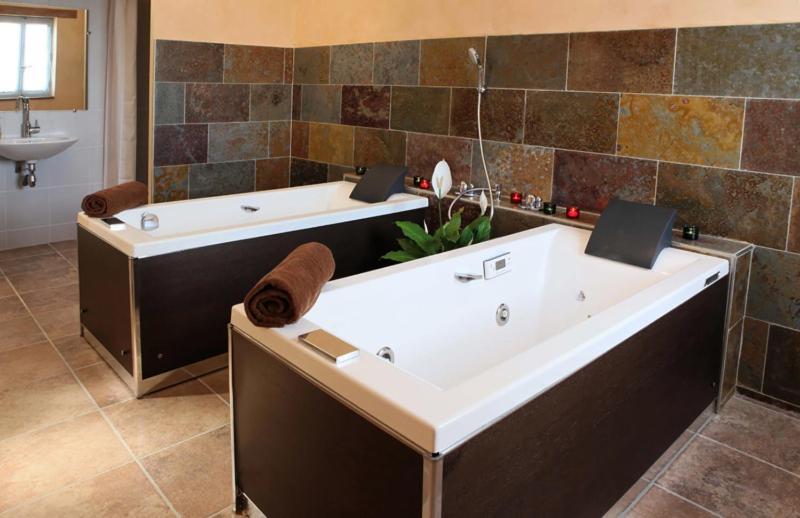 Domaine Saint-Roch Hotel Spa Salzuit ภายนอก รูปภาพ